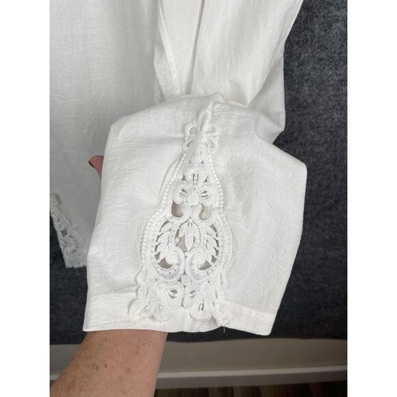 Women's Capri Pants Size Large Embroidered Side Hem 100% Cotton - Picture 2 of 10